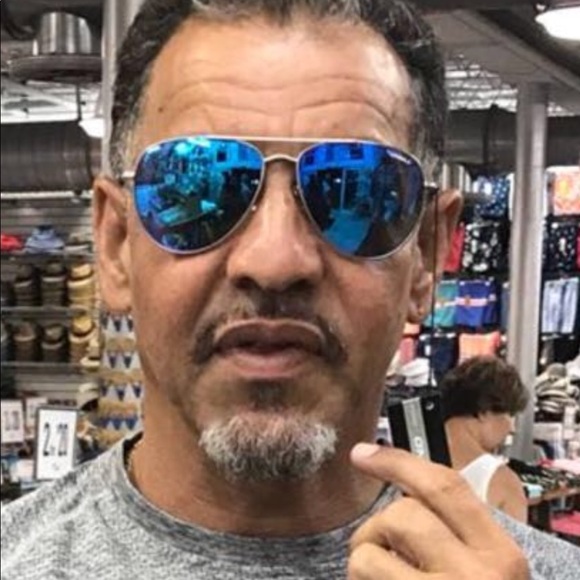 Meet your Posher, Kevin - Picture 2 of 3